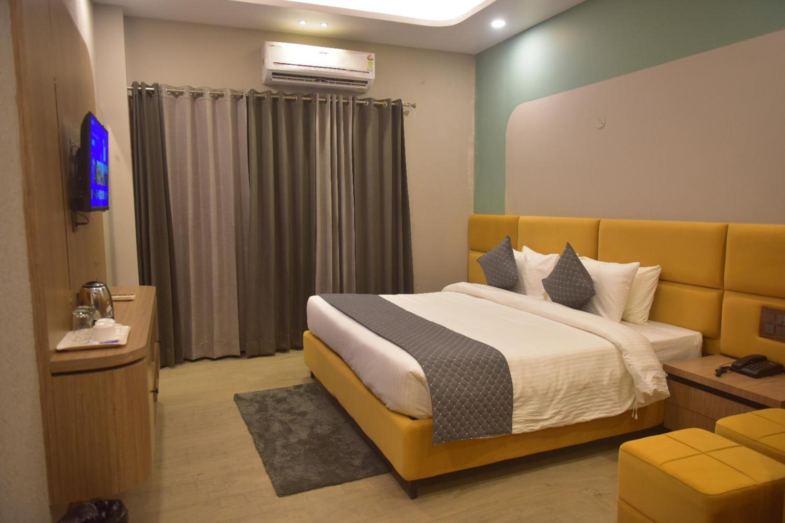 The Fresco Resort - Haridwar, Uttarakhand. Rom bilde